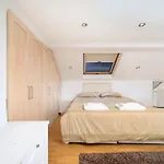 Chic 3Br Home - Eats And Sights Closeby