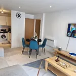 Luxury Modern Central London - London Bridge - Westminster - 2 Bed Stylish Apartment