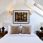The Leghorn Quarters - Modern 3Bdr With Balcony