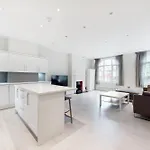 Modern 3 Bed Apartment In Hampstead