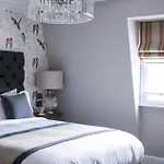 The Hayden Pub & Rooms