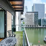 Londwell, Canary Wharf River Thames Balcony Suite