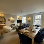 Old School Grandma London Experience !