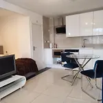 Bright And Spacious Studio Flat