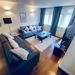 3 Bedroom Flat With Sauna 2,5 Bath, Sloane Square, Chelsea, London