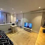 Comfortable Flat Near Portobello Rd