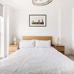 Stylish & Comfortable Top-Floor Flat In Harrow