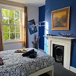 Camden Town Quirky Cosy Flat