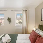 Cosy & Modern Property In London - Sleeps Up To 5