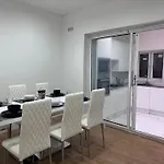 Elegant Living, 3 Bedroom Modern House