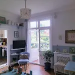 Charming London With Balcony