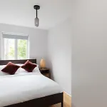 Stunning Flat 5 Min From Station