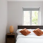 Stunning Flat 5 Min From Station