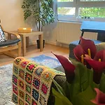 Cosy Flat For 4, Family Friendly, Private Parking, Close To Central London