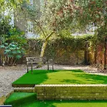 3 Bedroom Mews Home - Clapham Common - Free Private Parking - Sleeps 5 - Newly Refurbished - Sweetpea & Pillow Properties