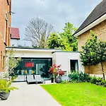 Stunning, Architecturally Designed Garden Studio With Parking