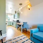 Large 1 Bedroom In Center Of London