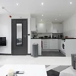 1 Bedroom Apartment Near Brick Lane
