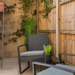 Stylish Apartment By London Eye With A Small Garden