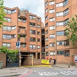 Cosy 2 Bedroom Chelsea Apartment With Private Terrace