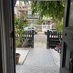 Lovely Flat In Chiswick W4