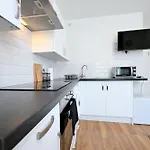 Studio Apartment - London