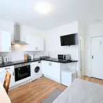 Studio Apartment - London