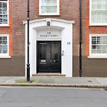 Cosy Urban Retreat