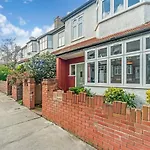 Pass The Keys Spacious Family Home In London