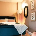 The Sycamore Retreat - Hampstead