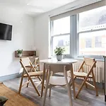 Urban Chic: Stylish 1-Bed In The Heart Of The City