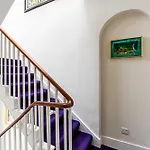 London Luxe Retreat 5-Bed Gem