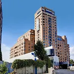 South Kensington - Point West Residences