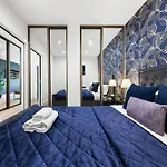 Modern One Bedroom Flat - Sleeps 5 -Near Heathrow - London Ub3