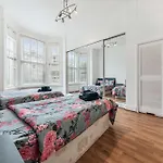 Cozy Wimbledon Apartment