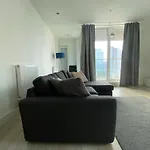 Private Suite In Luxury Shared Apartment
