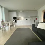 Private Suite In Luxury Shared Apartment