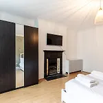 Cosy And Modern Battersea Home