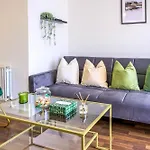 Warm 2-Bed Flat By Livestay Short Lets & Serviced Accommodation London