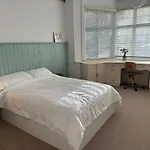Golders Green Apartment