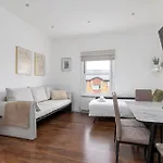 Cosy Apartment In Queens Park
