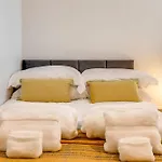 The Quarters - Pioneer Apartment