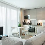 Luxury Vauxhal Manhattan Apartment