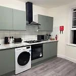 Room 2 • Double Bed In London King\'S Cross