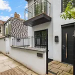 Sleek Modern Wimbledon Home