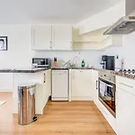 Guestready - Sleek Serenity In Hammersmith