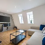 Two Bedroom Apartment In Fulham