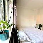 Whitechapel Lindley House R2