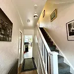 Whitechapel Lindley House R2