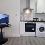 Studio For 2 Person Next To Woodgreen